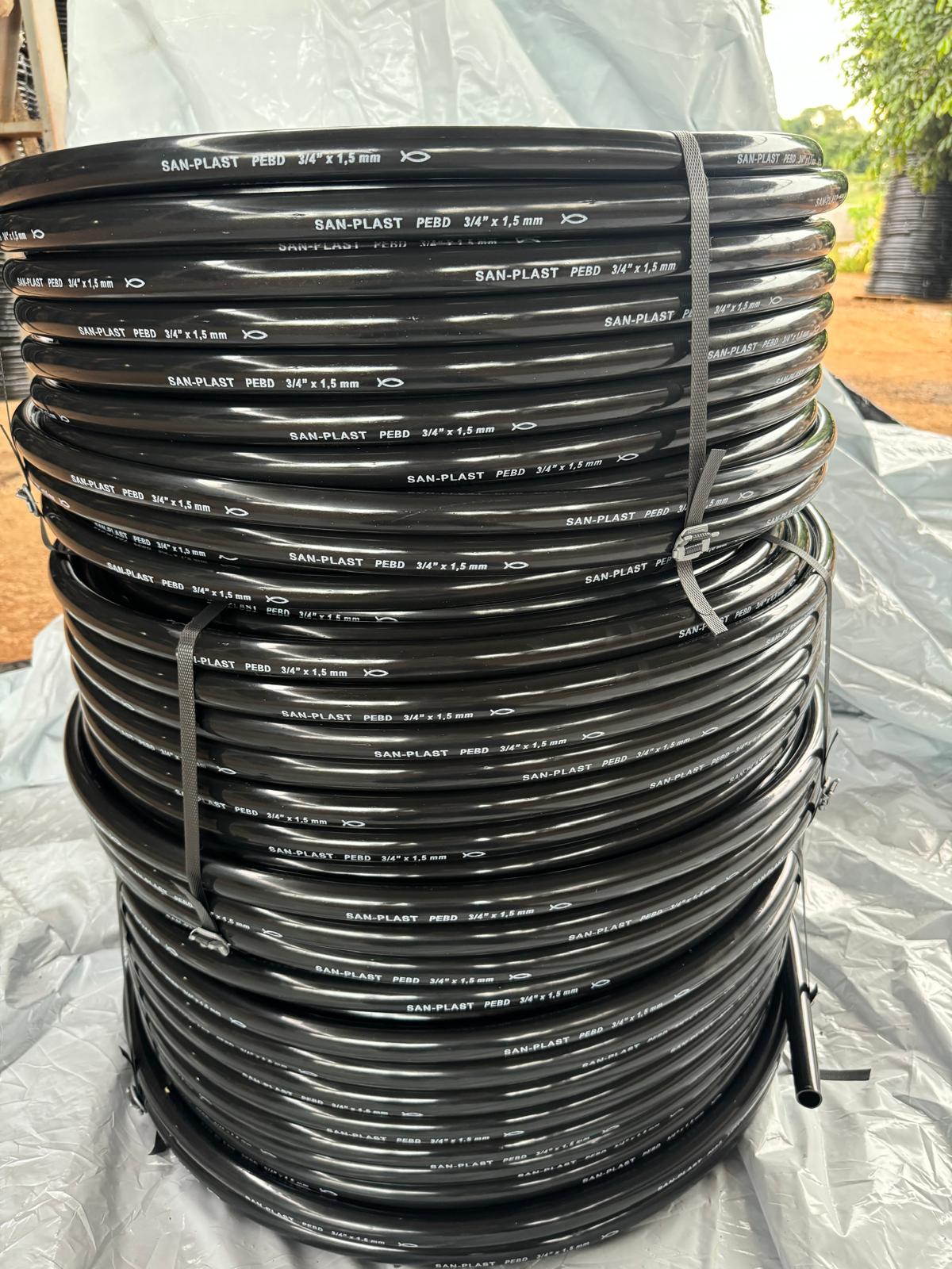Rolos empilhados de mangueira PEBD 3/4" x 1,5 mm SAN-PLAST